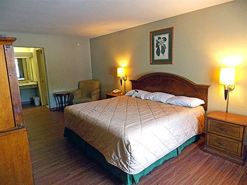 6-pooler, Ga - Savannah Airport 2*
