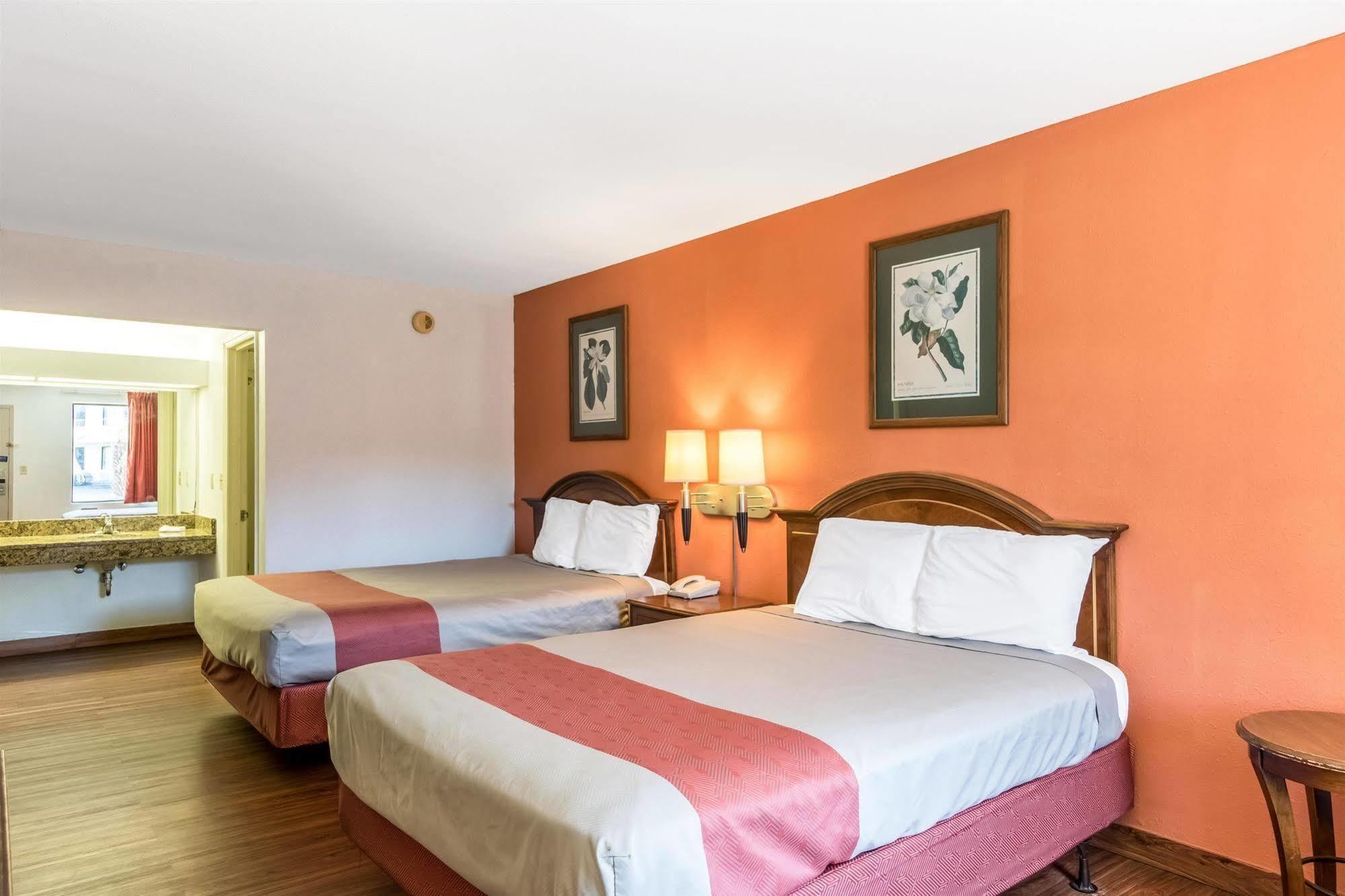 Hotel 6-pooler, Ga - Savannah Airport 2*