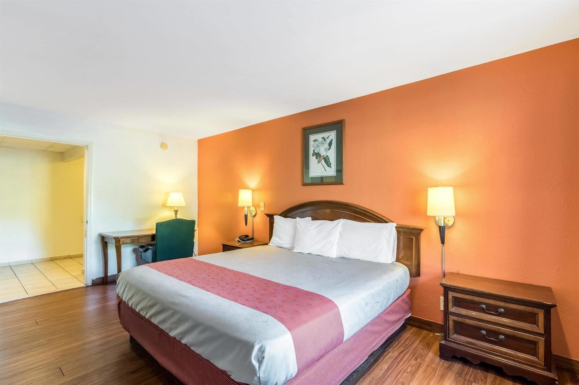 Hotel 6-pooler, Ga - Savannah Airport 2*
