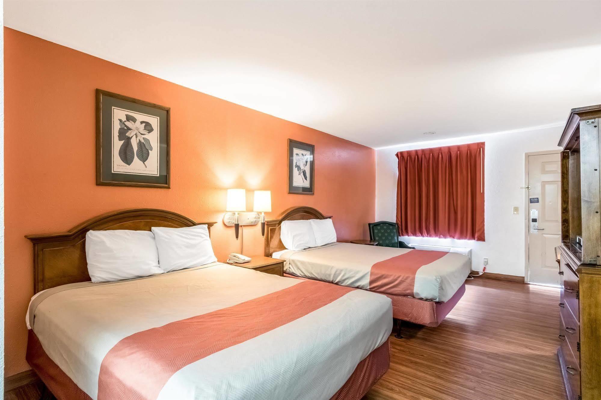 Hotel 6-pooler, Ga - Savannah Airport