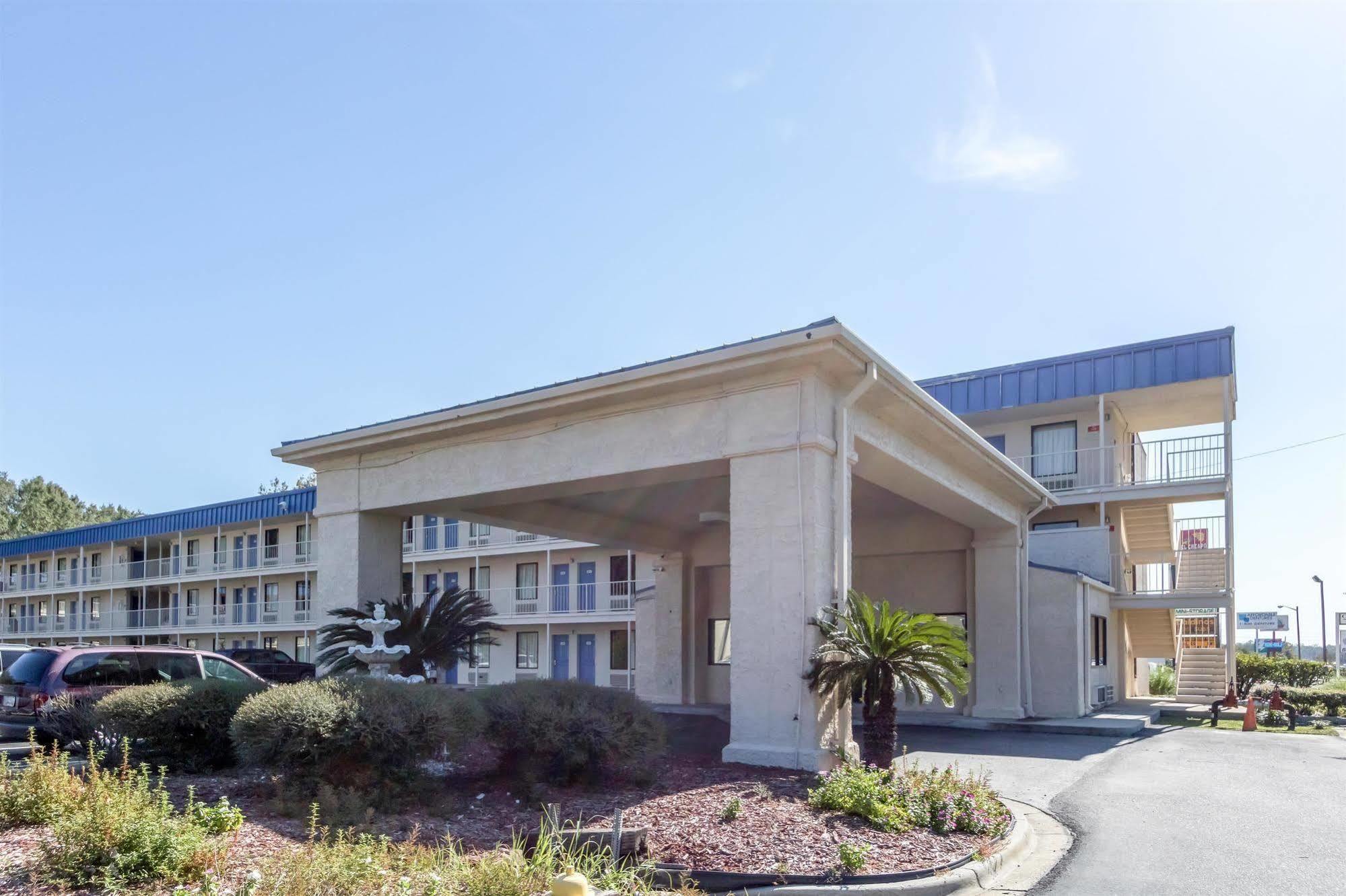 Hotel 6-pooler, Ga - Savannah Airport